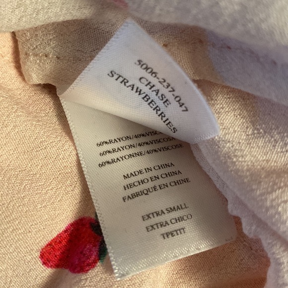 Rails Chase Strawberries 🍓 Button Down Blouse - XS - Picture 12 of 14